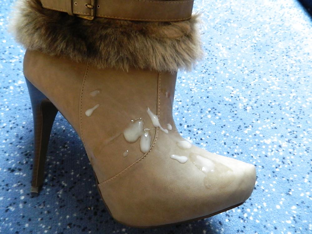 6P Sperm on fur boots