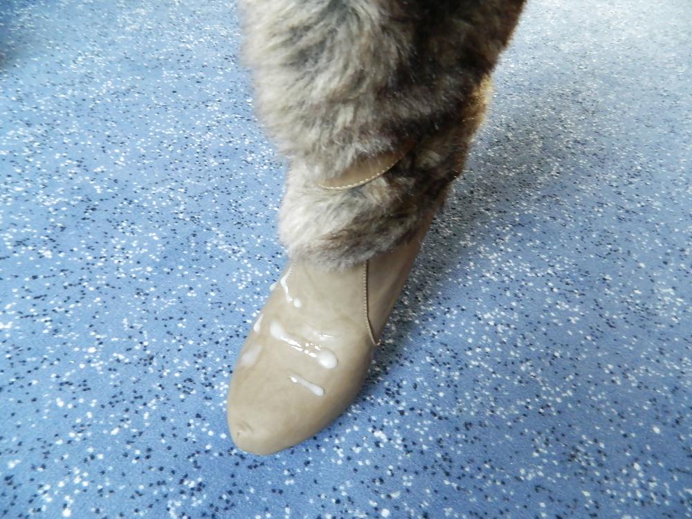 6P Sperm on fur boots