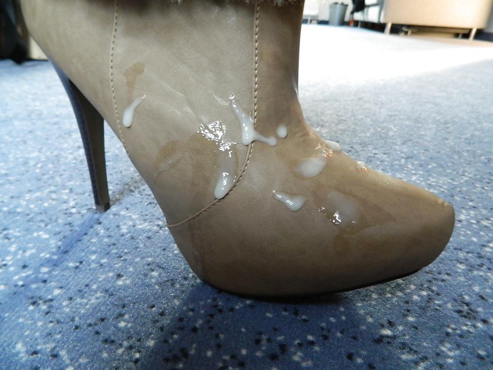 6P Sperm on fur boots