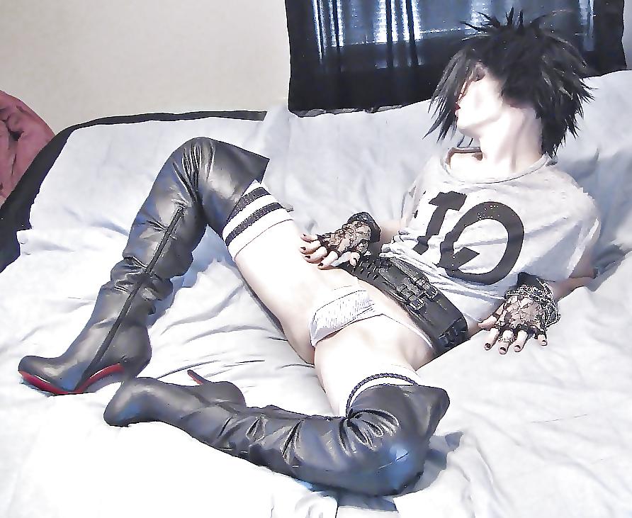 25P Gothic Brat In My Slut Boots & Long Sport Socks 