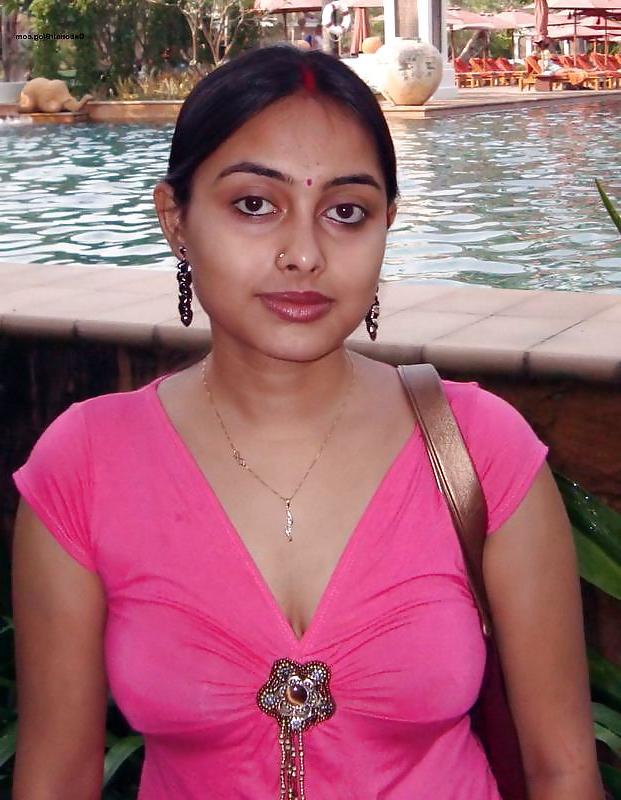20P Young Indian Married Women