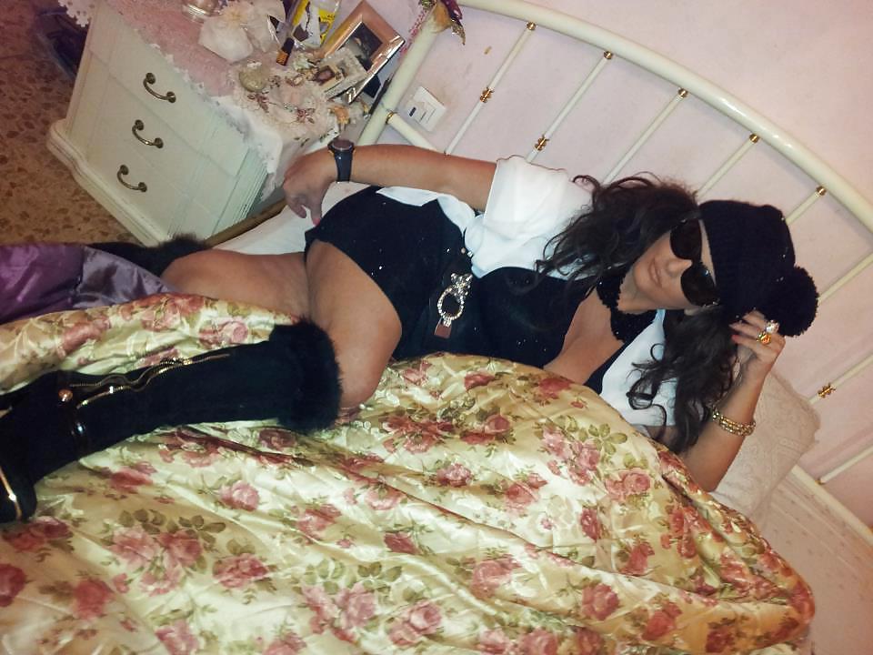 15P Italian milf: isabella