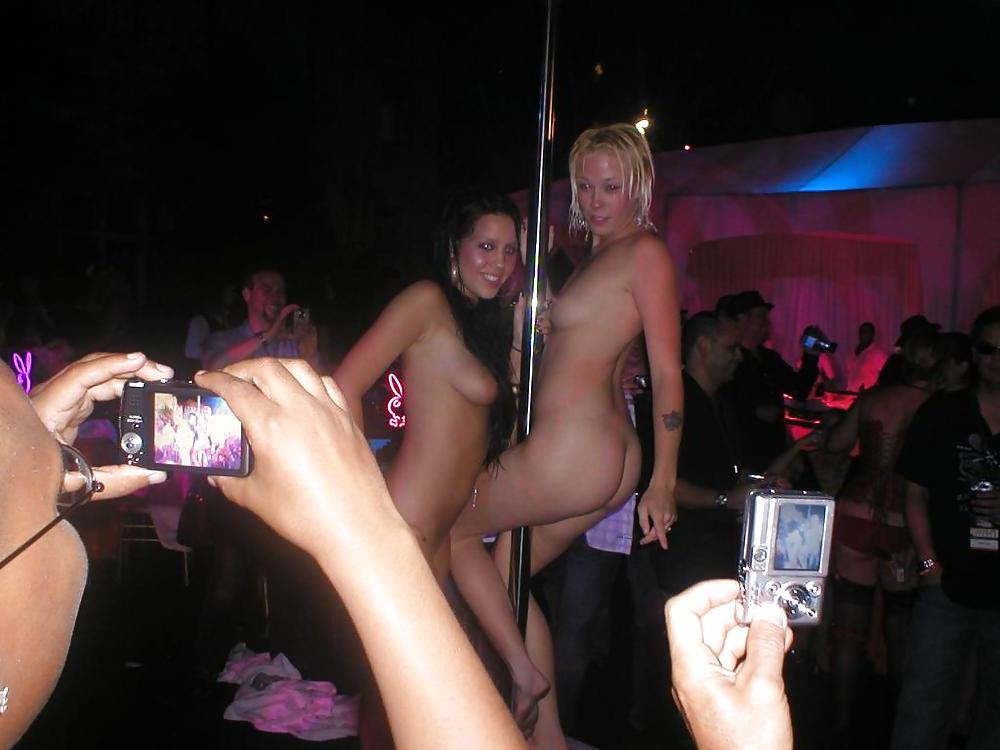 5P A couple of nekkid girls in a pool