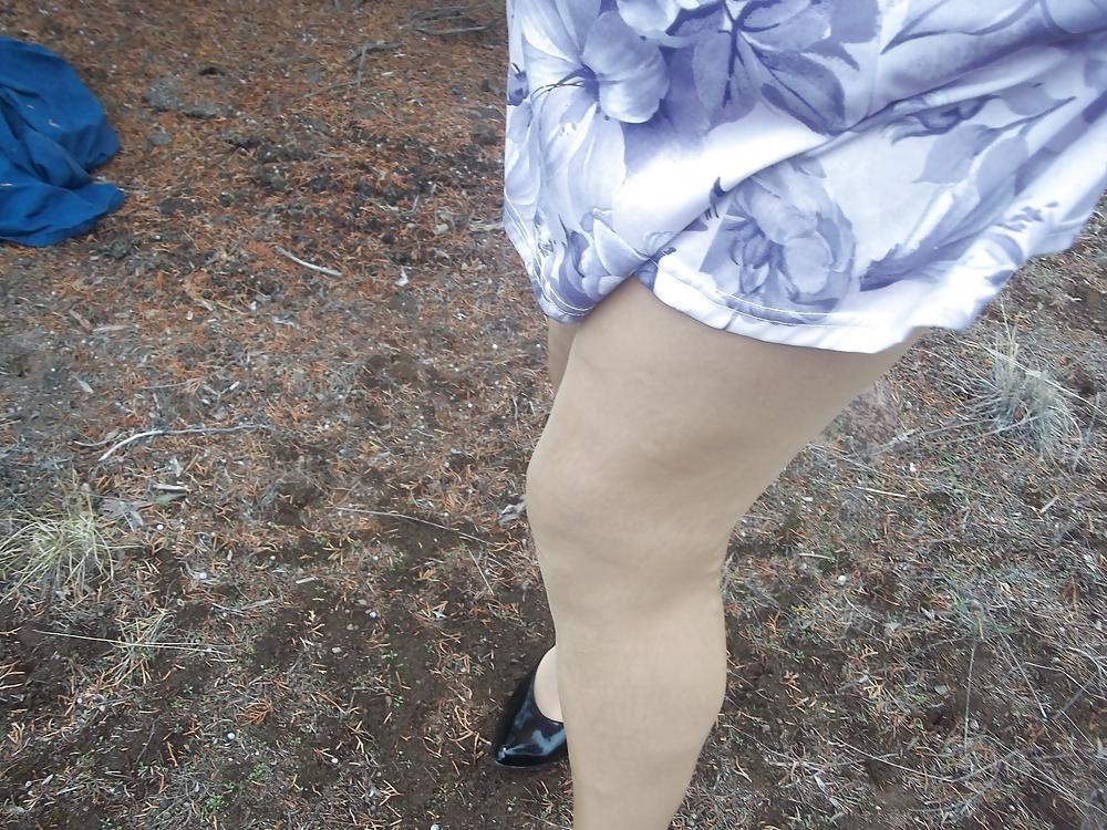 6P Pantyhose outdoors(caught,read story)