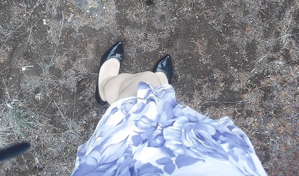 6P Pantyhose outdoors(caught,read story)