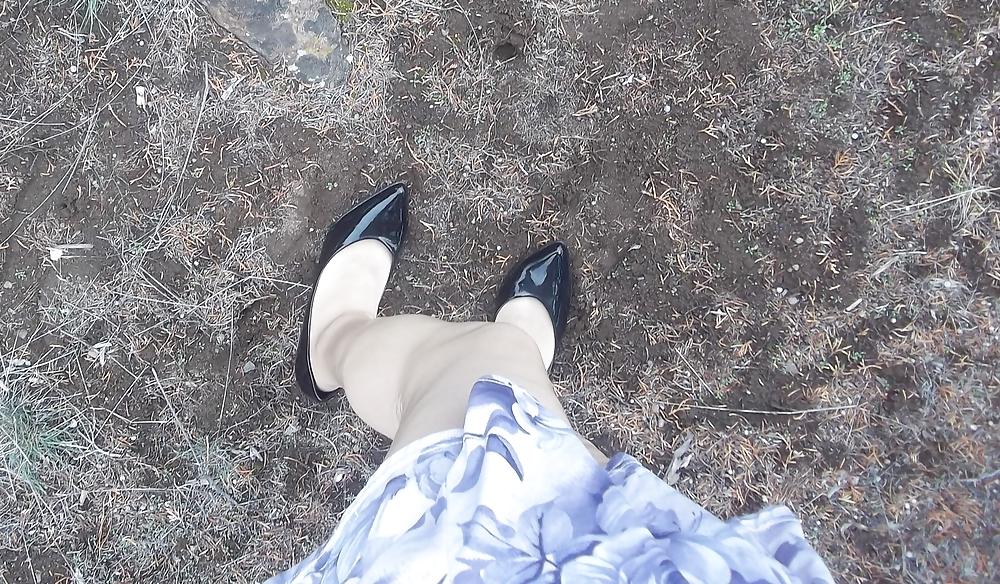 6P Pantyhose outdoors(caught,read story)