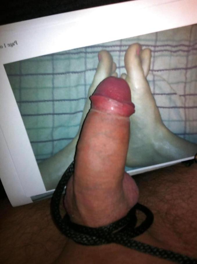 5P Small cock for sexy feetf for comments