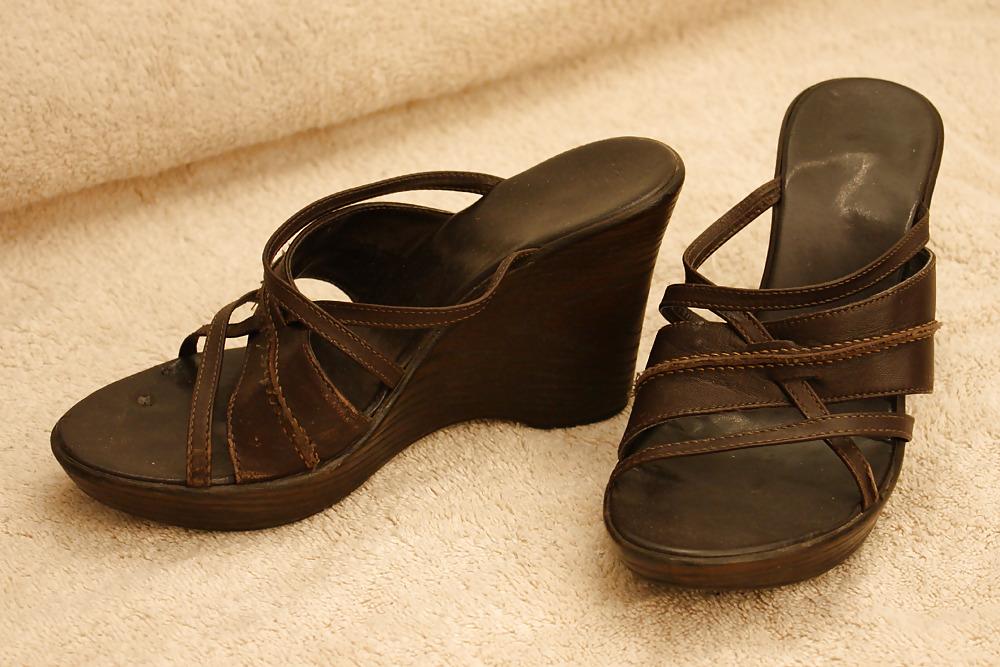 8P Sperm on Girlfriend Brown Sandals