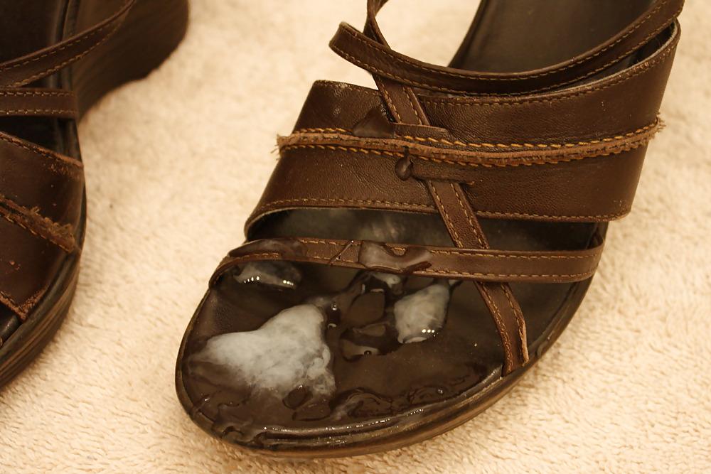 8P Sperm on Girlfriend Brown Sandals
