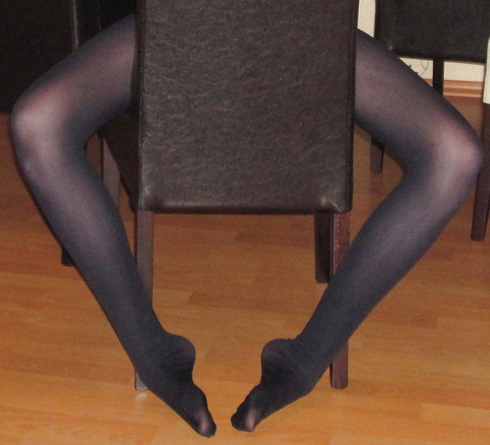 4P Stepdaugther in black pantyhose after sport 