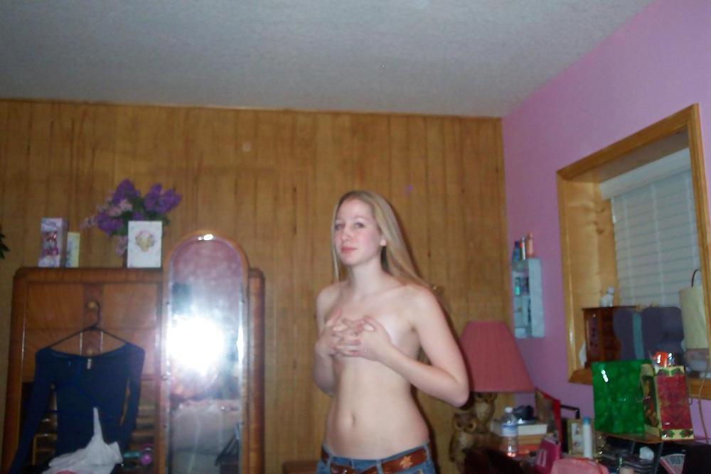 25P Bra Babes 35