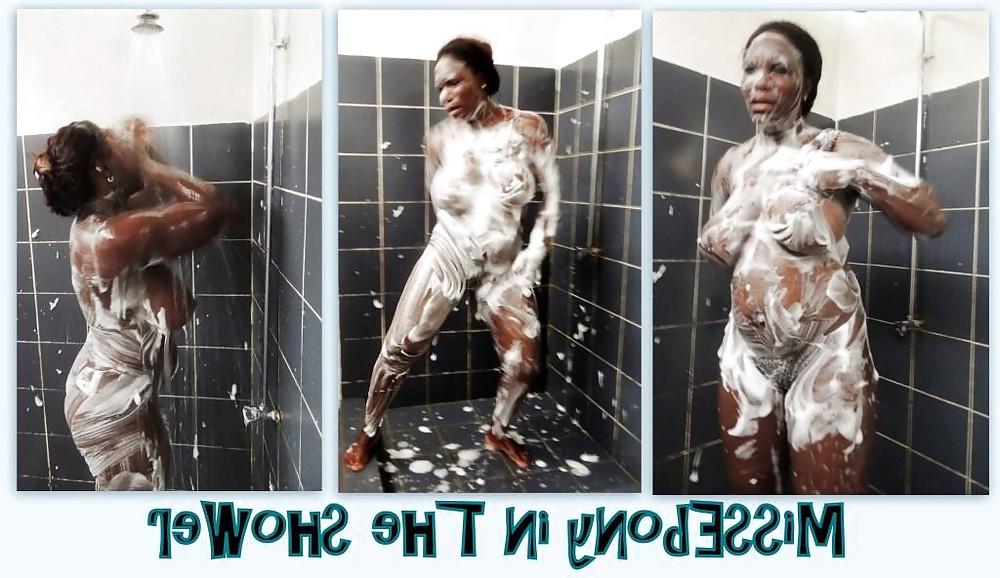 10P Miss Ebony #19 Shower