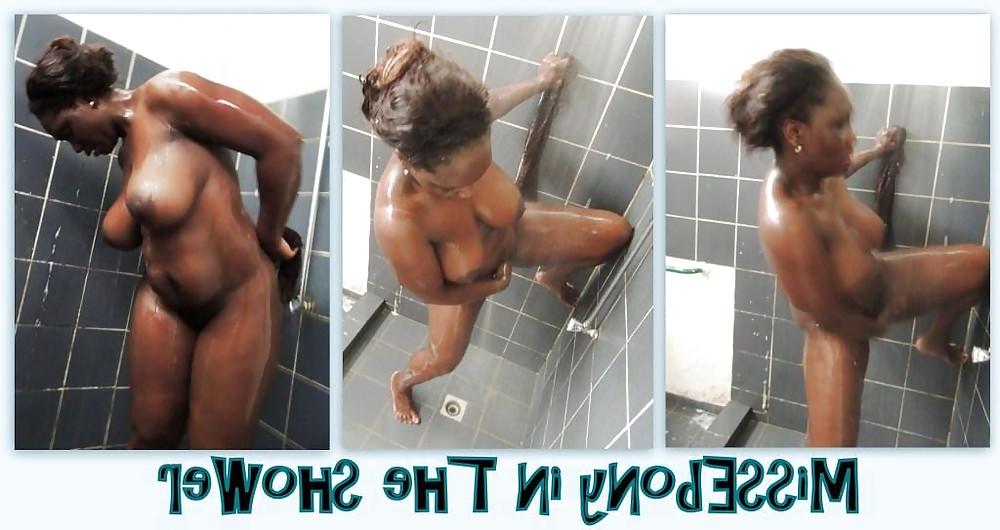 10P Miss Ebony #19 Shower