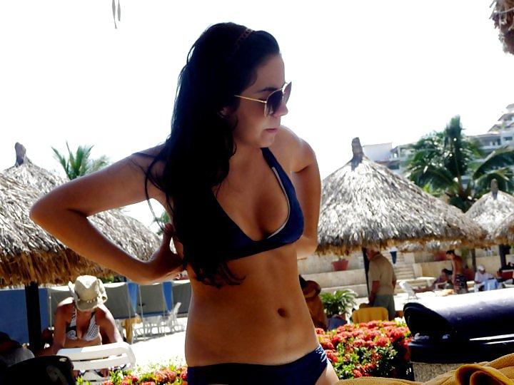25P Colombian teen babes hot boobs ass latina