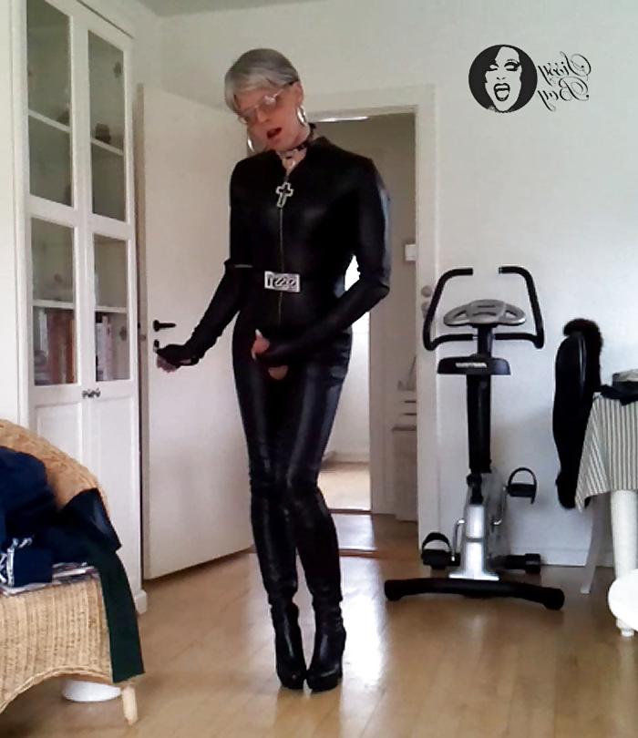 18P Sissy sexy leather catsuit