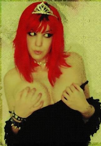 25P Goth Emo Babe