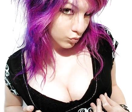 25P Goth Emo Babe