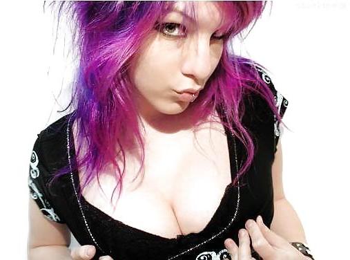 25P Goth Emo Babe