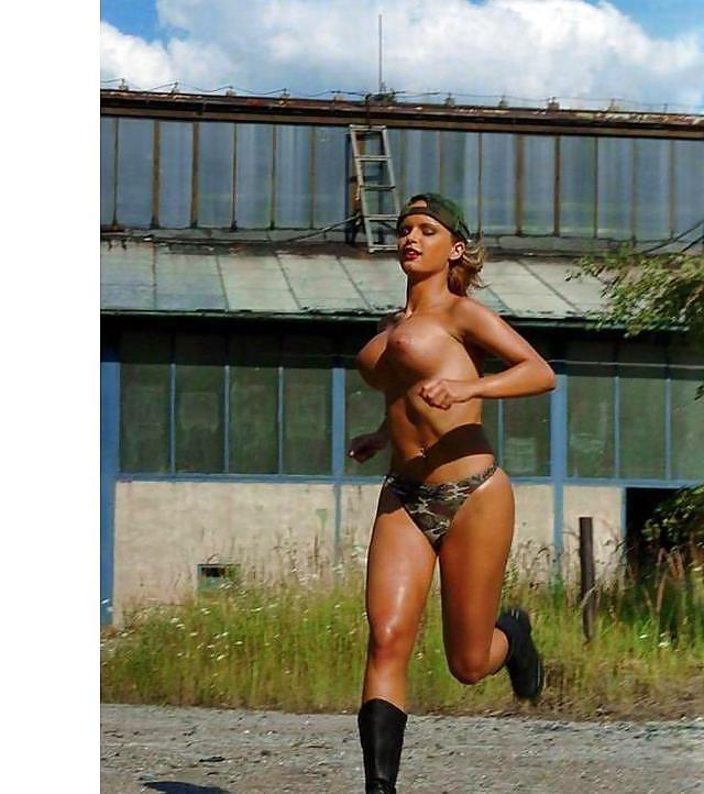25P Big Boobs in jump !