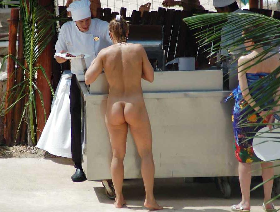 25P EXPOSED ALONE WHILE NAKED