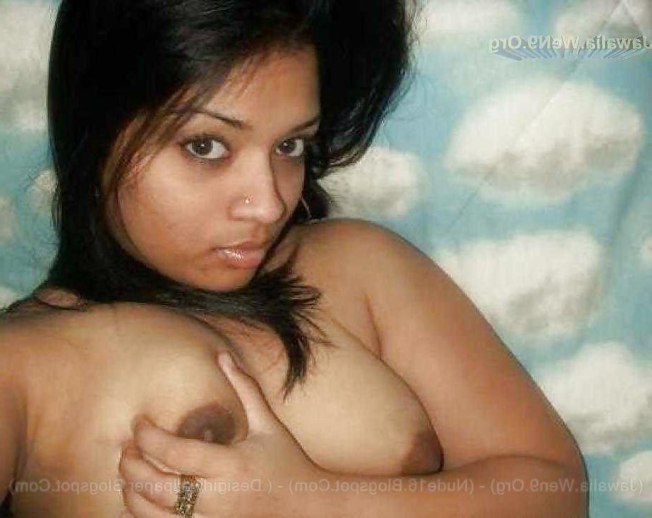 25P Desi Boobs