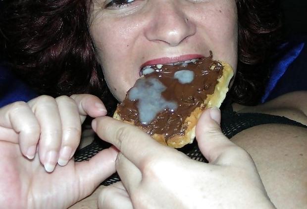 19P Cum Eating 
