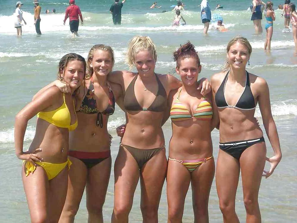 25P Bikini & Babes by DarKKo