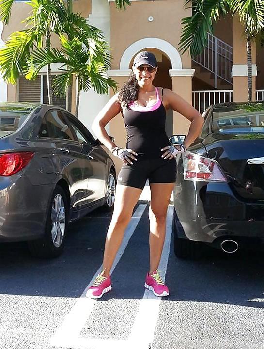 25P Honduras Sexy MILF!