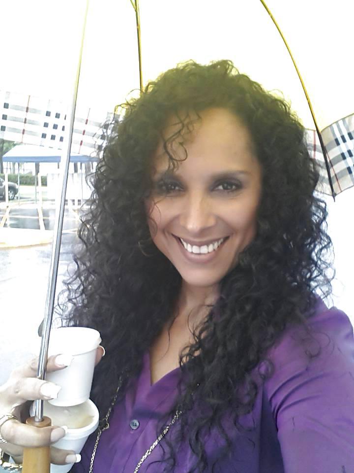 25P Honduras Sexy MILF!