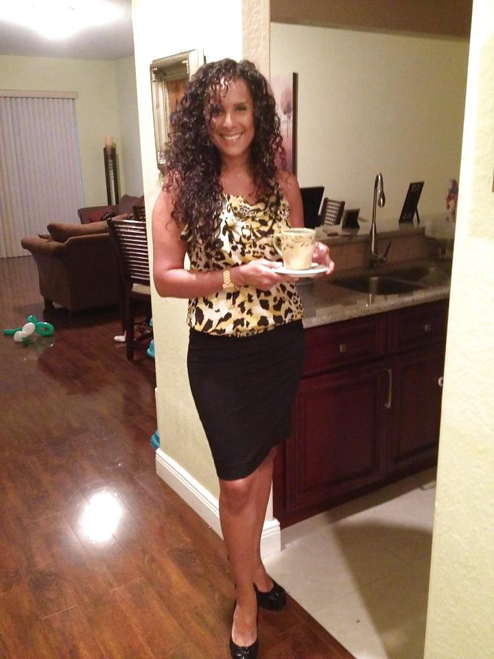 25P Honduras Sexy MILF!