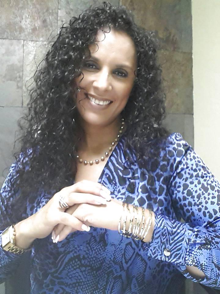 25P Honduras Sexy MILF!