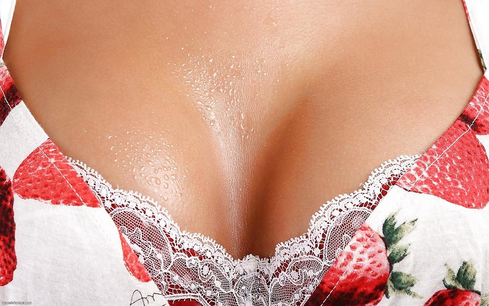 25P Top HD Boobs