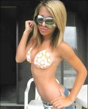 25P Bech babes in and out of their Bikini's :)
