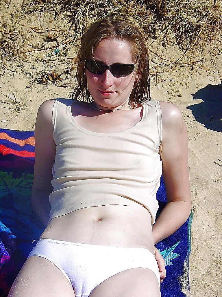 25P Bech babes in and out of their Bikini's :)