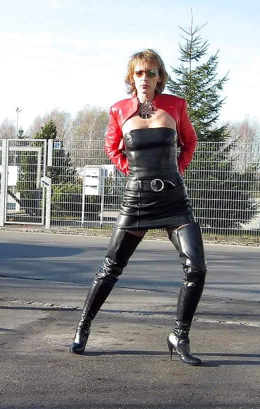 25P ROMY - Super Hot MILF - Queen Of BOOTS...(1)