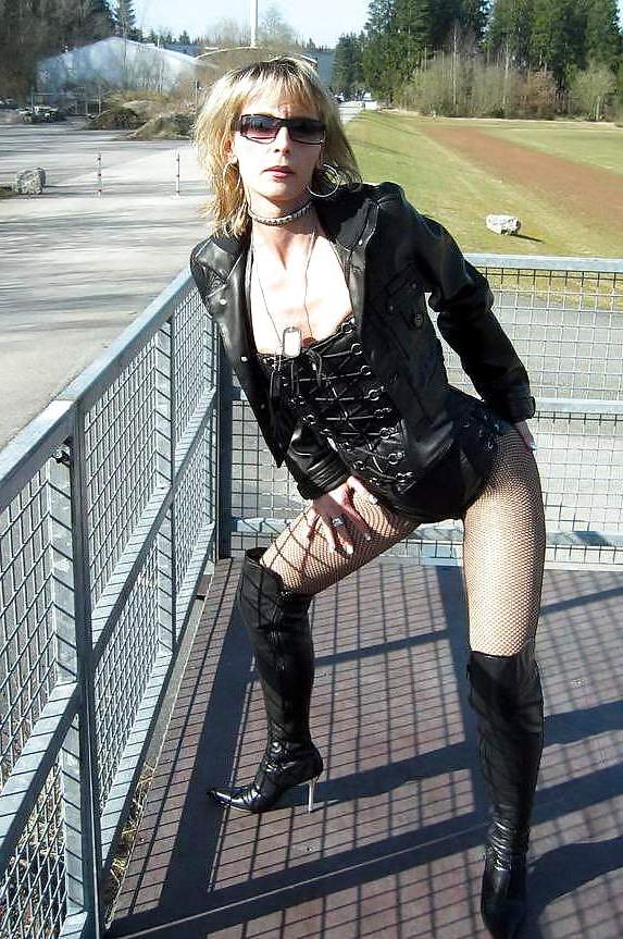 25P ROMY - Super Hot MILF - Queen Of BOOTS...(1)