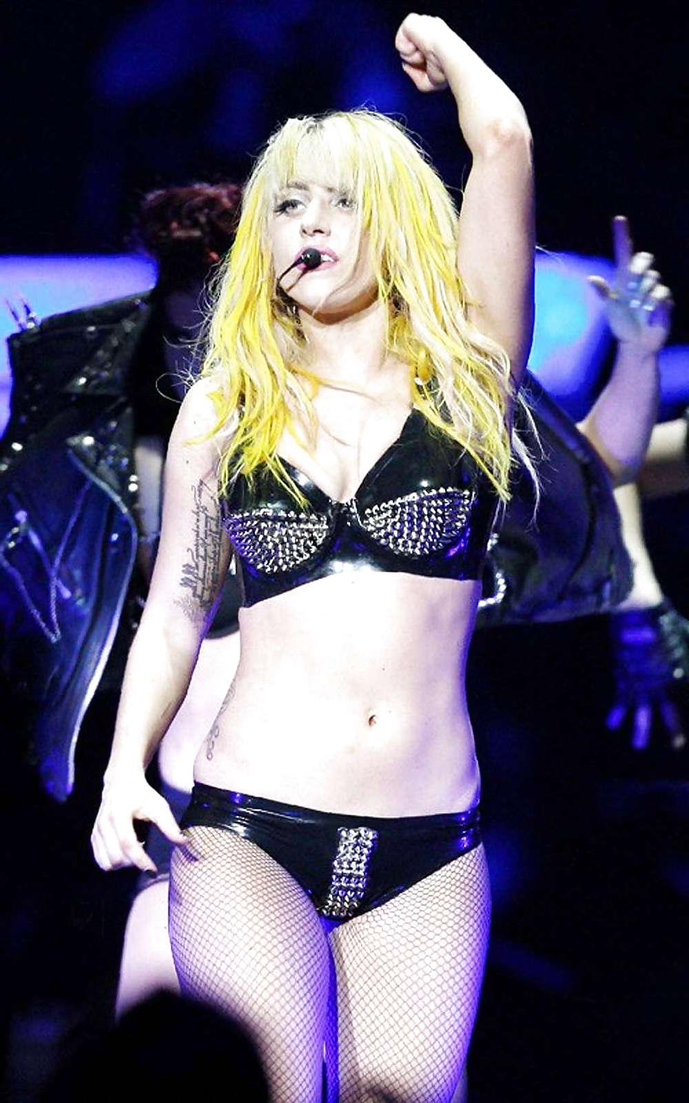 25P BEST PERFORMER, CRAZY & HORNY - LADY GAGA