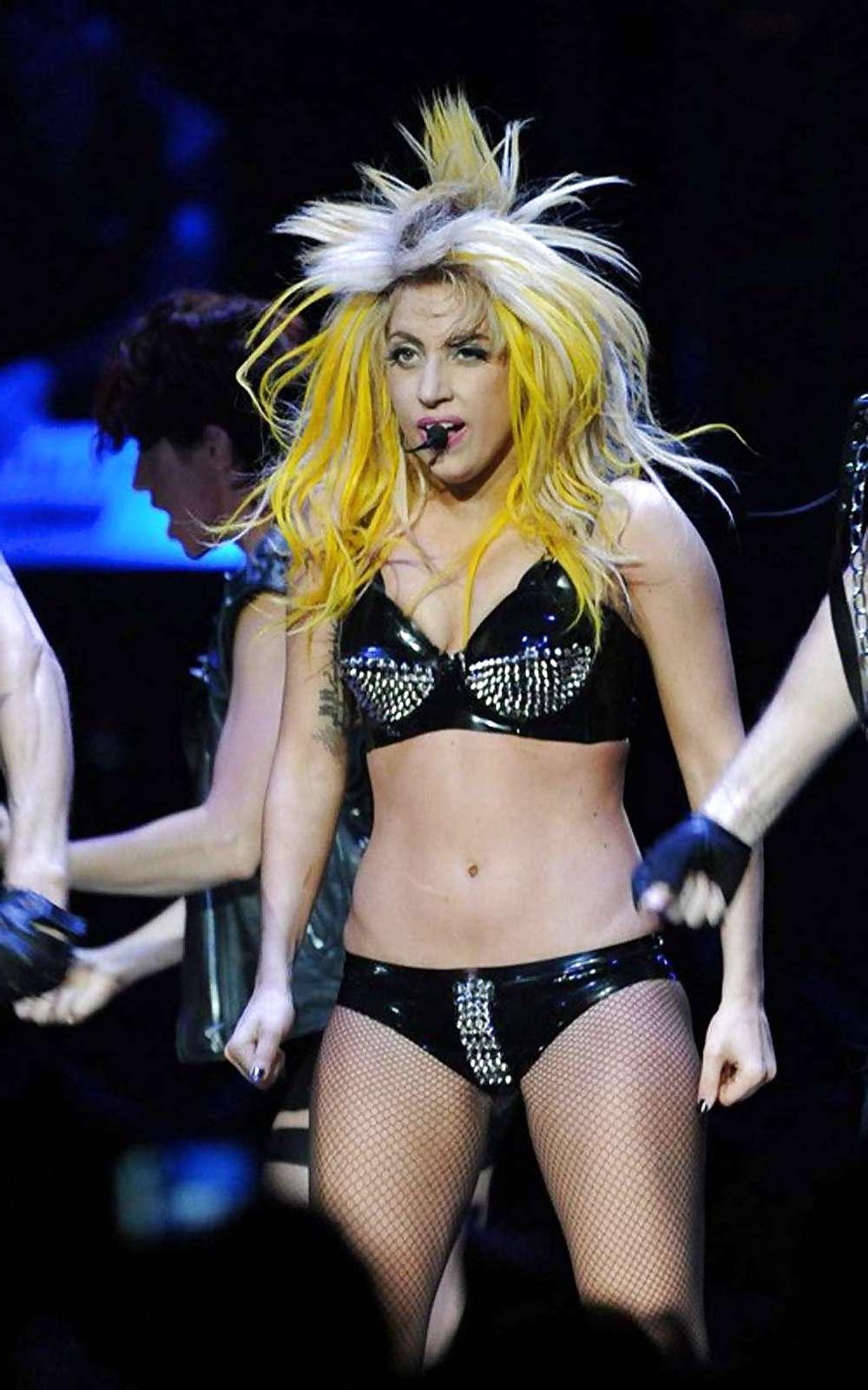 25P BEST PERFORMER, CRAZY & HORNY - LADY GAGA