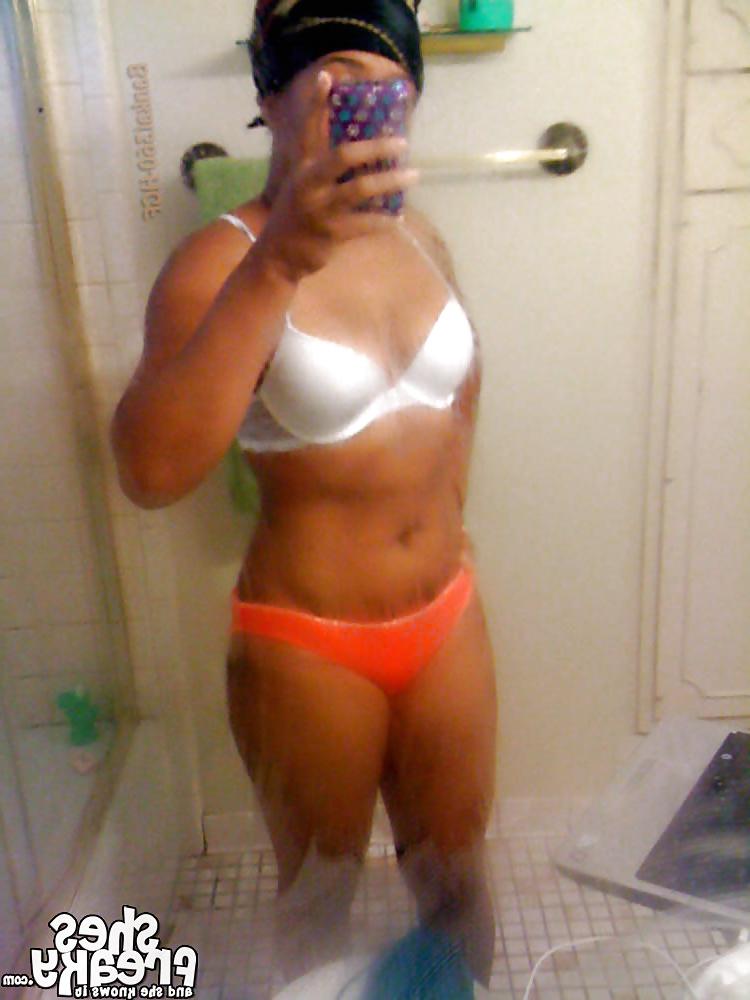 8P Sexy ebony chic