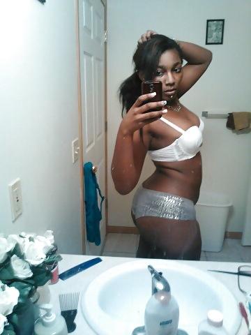 8P Sexy ebony chic