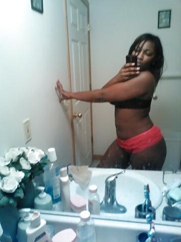 8P Sexy ebony chic