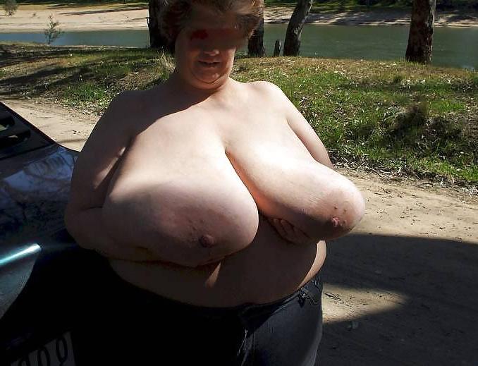 11P FAT GRANNY WITH HUGE BOOBS 