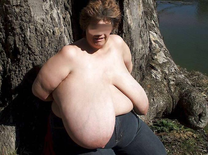 11P FAT GRANNY WITH HUGE BOOBS 