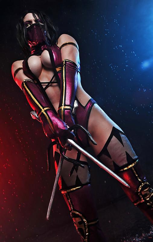 25P Cosplay Babes!