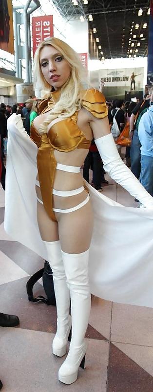 25P Cosplay Babes!