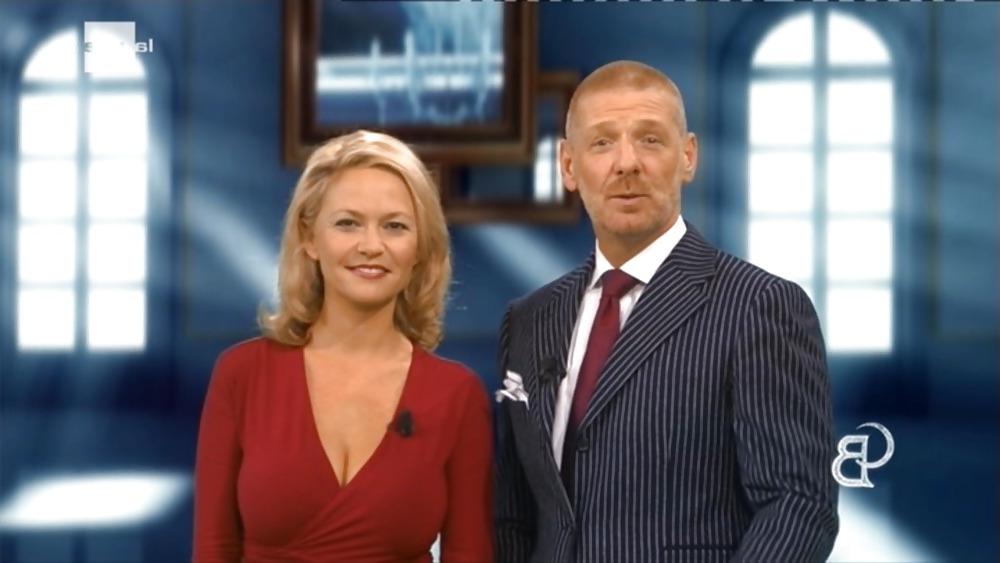 25P Tv host i like (with big boobs) or would like to fuck