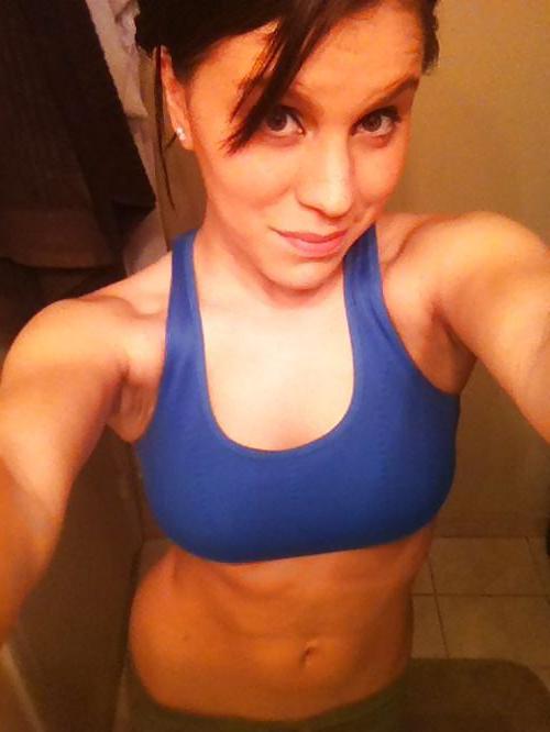 20P Girls in sports bras