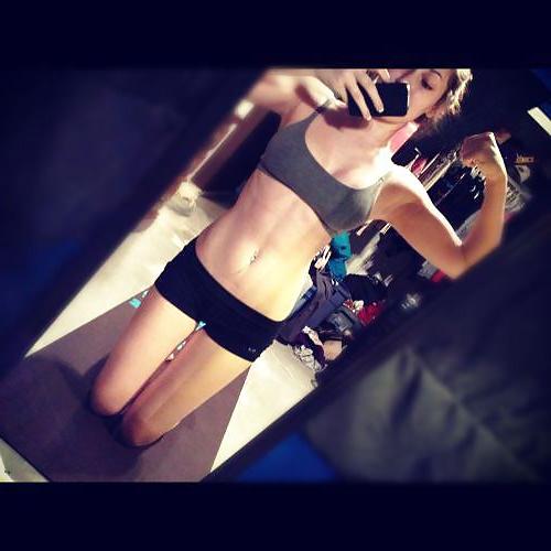 20P Girls in sports bras