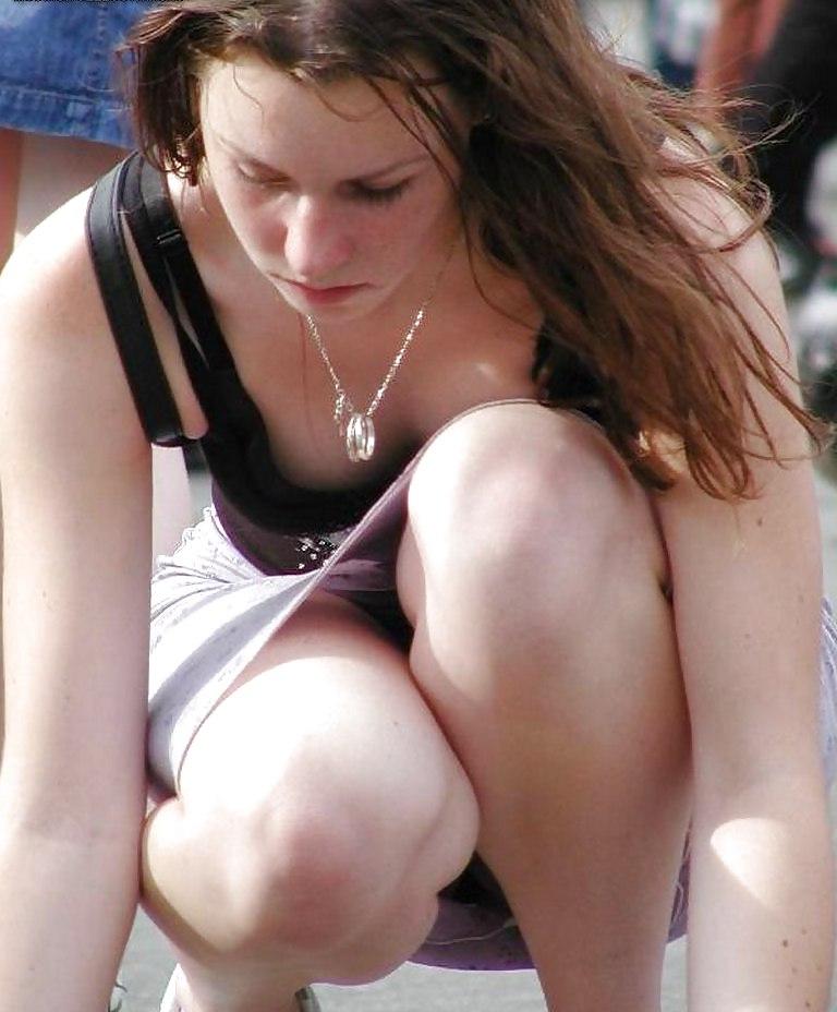 25P Candid Streets Babes 3 – Vorderansicht – von Voyeur TROC