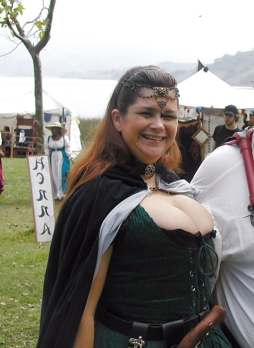 25P Ren fair boobs